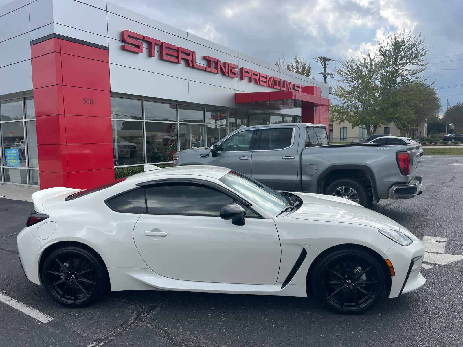 2024 Toyota GR86 Premium's photo