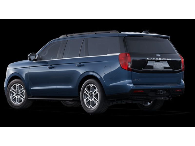 2025 Ford Expedition photo 2