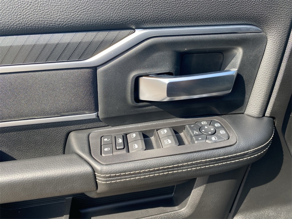 2025 Ram 2500 Big Horn photo 7
