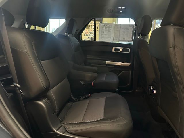 2022 Ford Explorer XLT photo 21