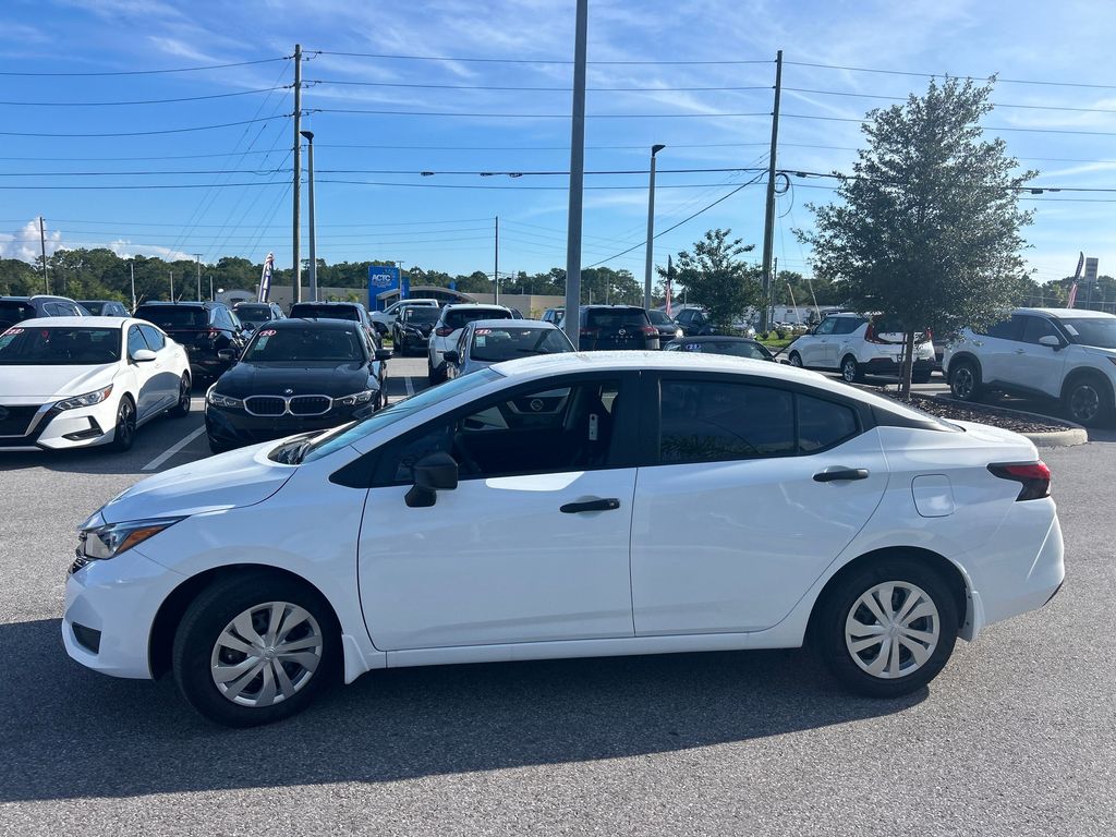 2025 Nissan Versa 1.6 S photo 4
