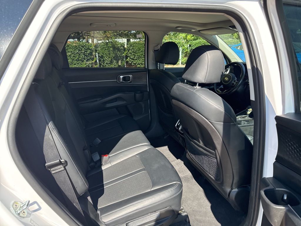 2021 Kia Sorento S photo 9