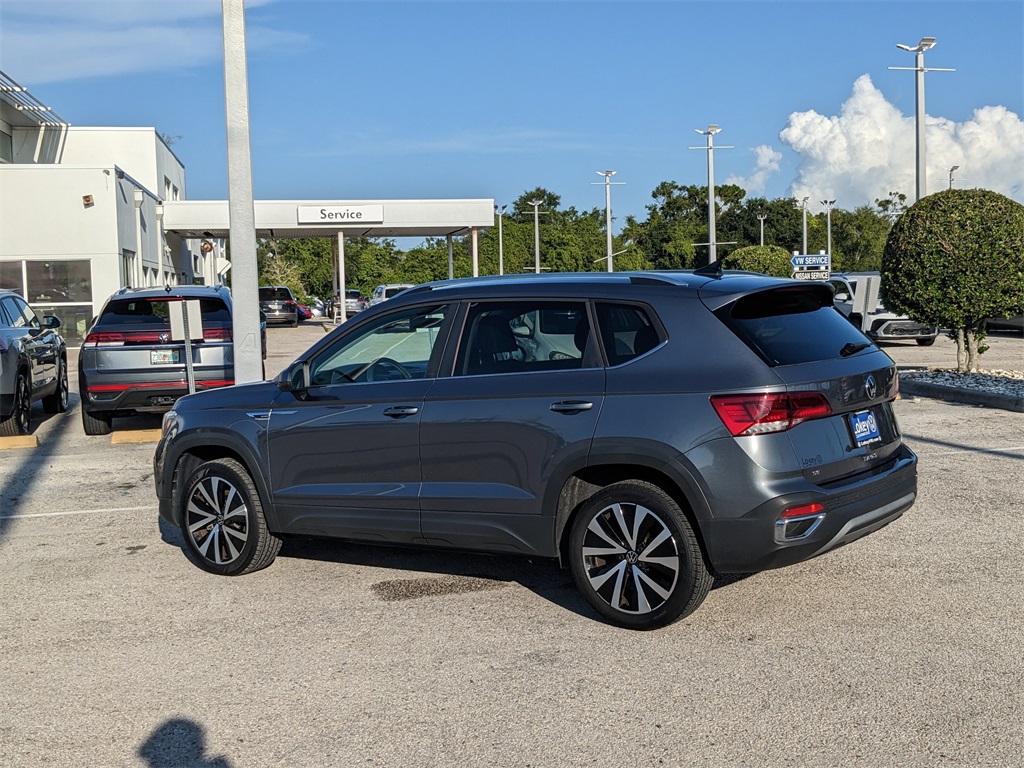 2024 Volkswagen Taos SE photo 5