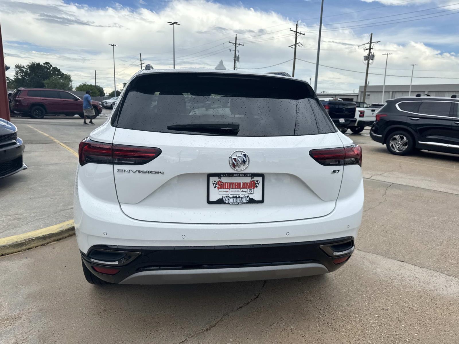 2022 Buick Envision Essence photo 6