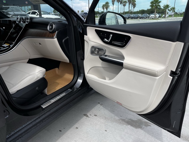 2026 Mercedes Benz GLC 300 photo 20
