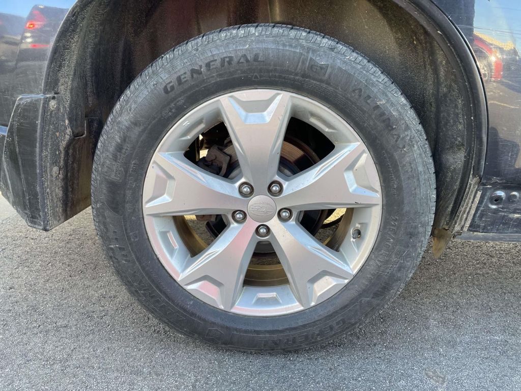 2014 Subaru Forester 2.5i photo 3