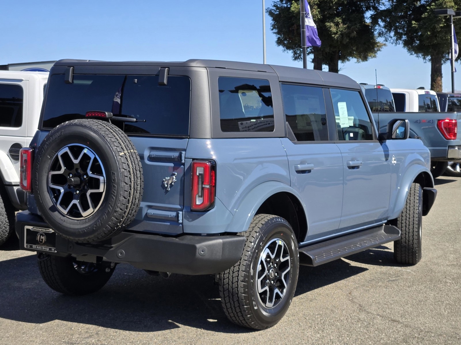 2025 Ford Bronco Outer Banks photo 4