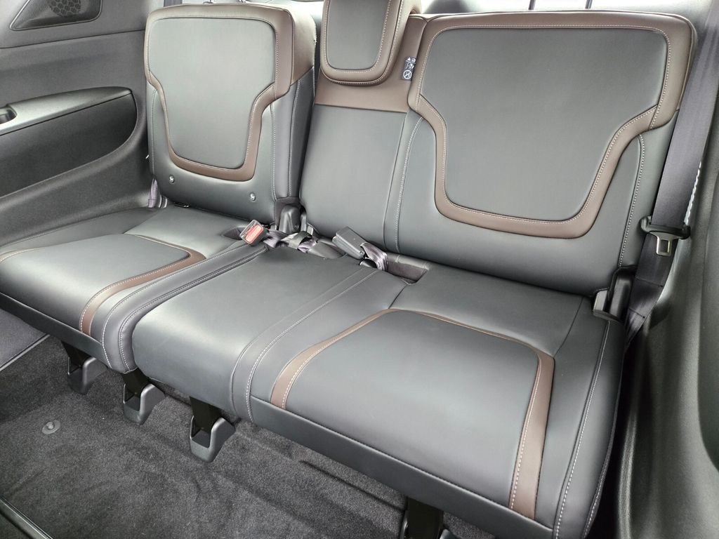2026 Nissan Armada SL photo 6