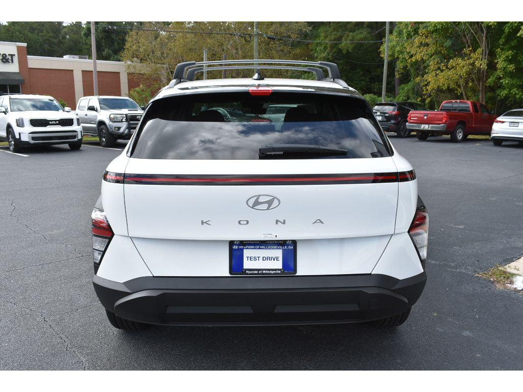 2026 Hyundai Kona SEL photo 4