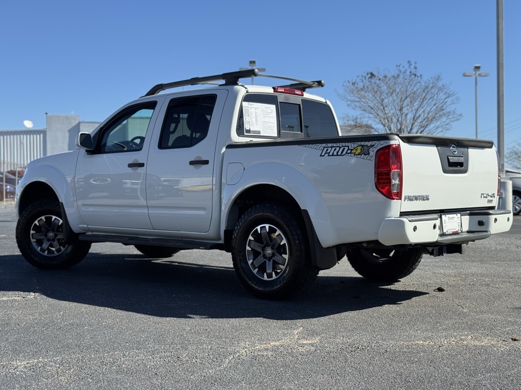 2020 Nissan Frontier PRO-4X photo 2