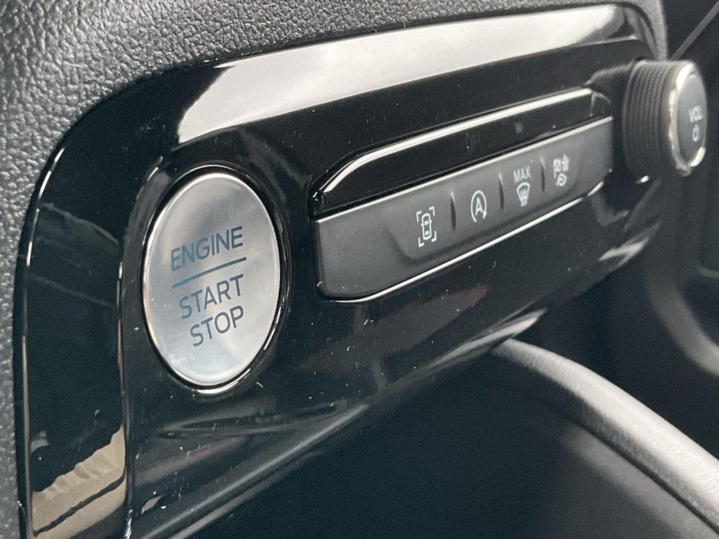 2025 Ford Escape ST-Line photo 3