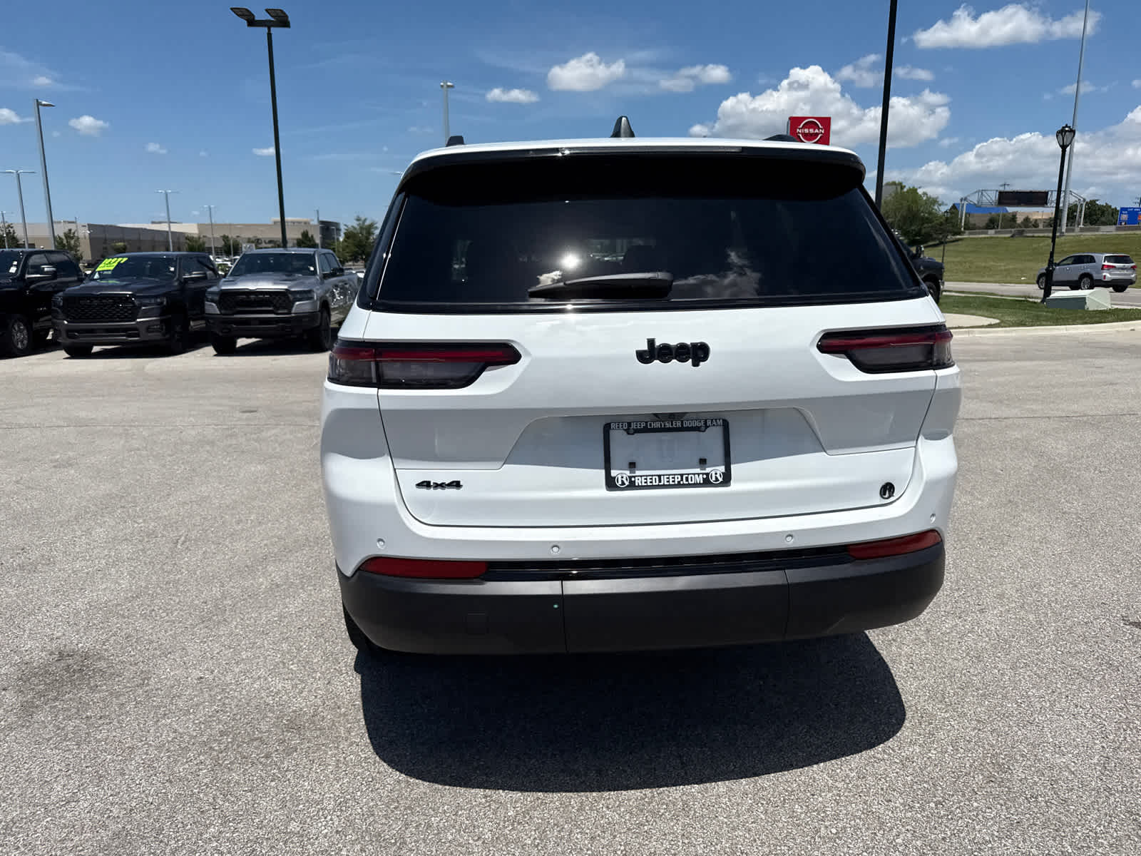 2025 Jeep Grand Cherokee Laredo photo 8