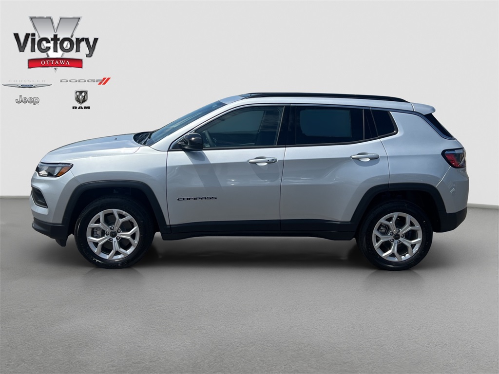 2025 Jeep Compass Latitude photo 3