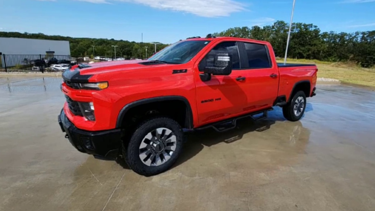 2024 Chevrolet Silverado 2500HD Custom photo 33