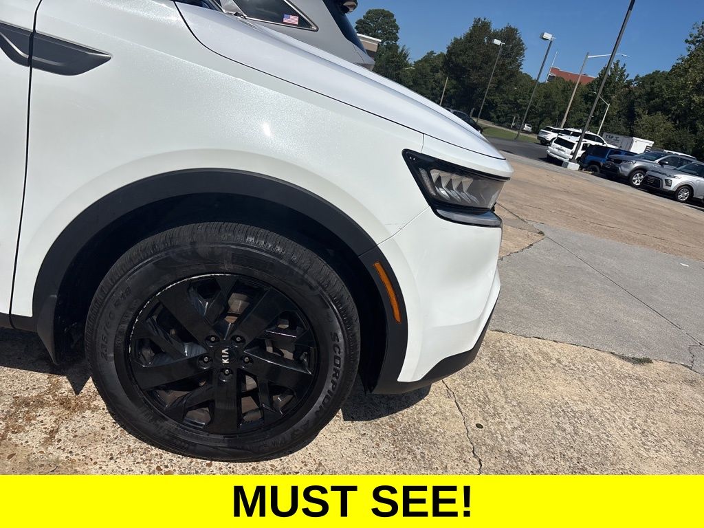 2021 Kia Sorento S photo 2