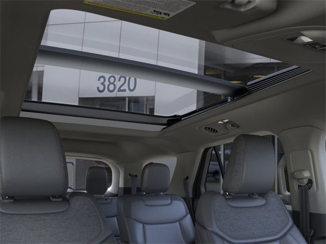 2025 Ford Explorer photo 21