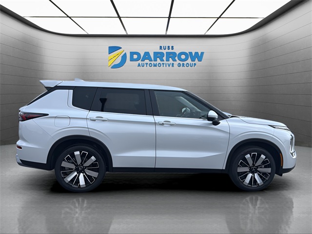 2025 Mitsubishi Outlander SE photo 3