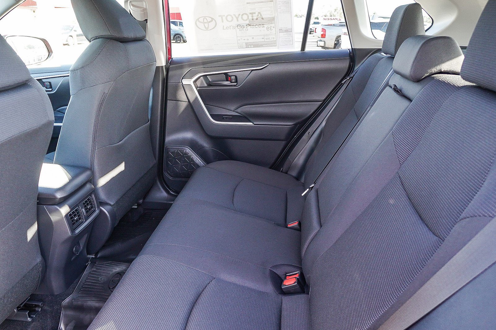 2025 Toyota RAV4 Hybrid LE photo 20