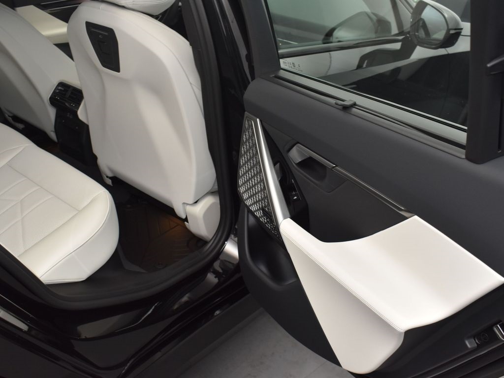 2026 Bmw 550e xDrive photo 15