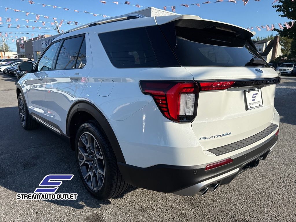 2025 Ford Explorer Platinum photo 4