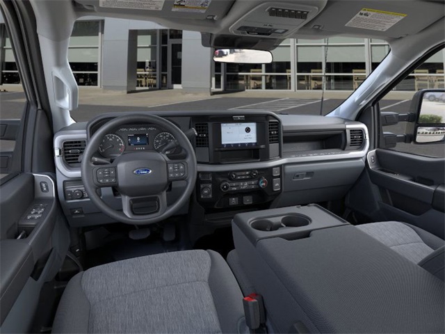 2026 Ford F-350 photo 9