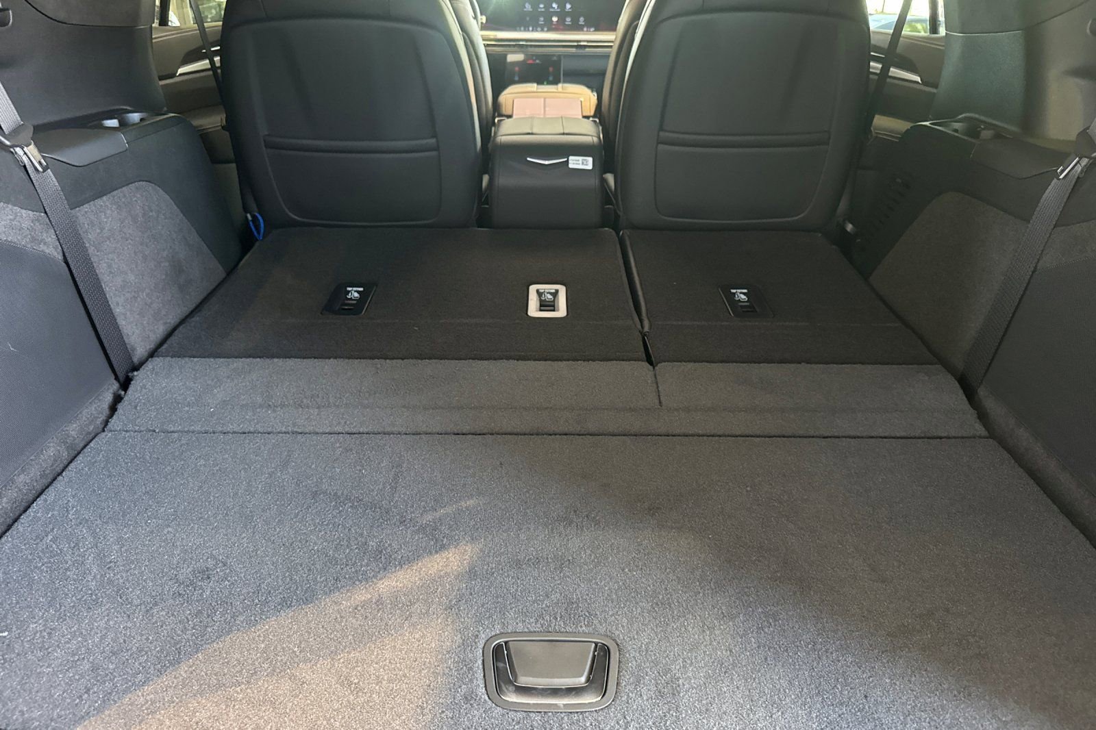 2025 Cadillac Escalade V-Series photo 15