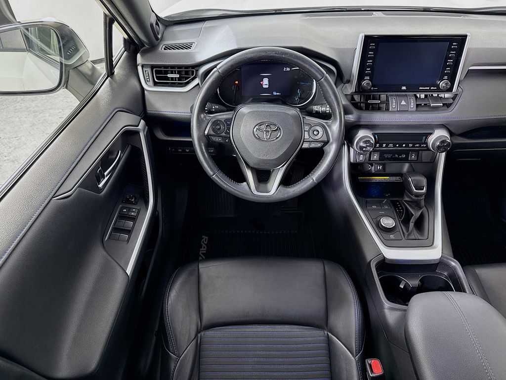 2019 Toyota RAV4 Hybrid XSE photo 2