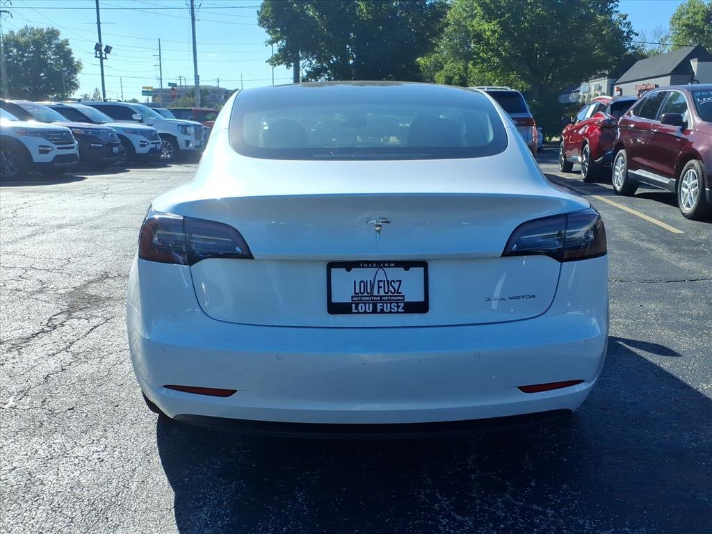 2019 Tesla Model 3 Long Range photo 10
