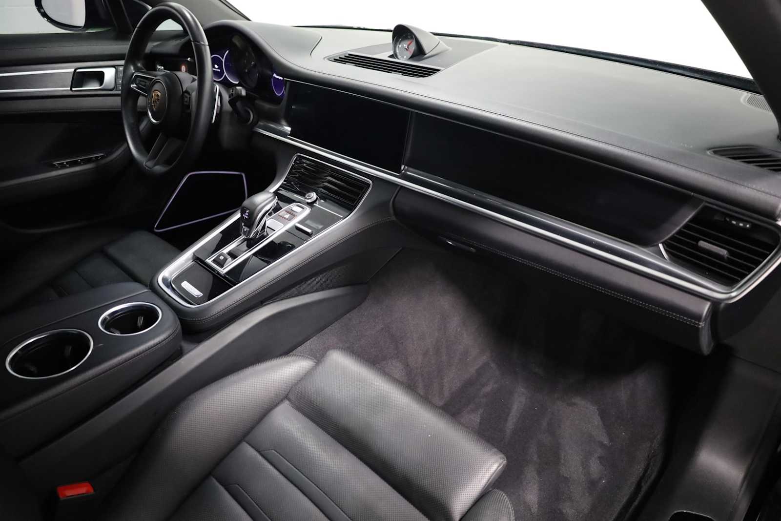 2023 Porsche Panamera 4 photo 5
