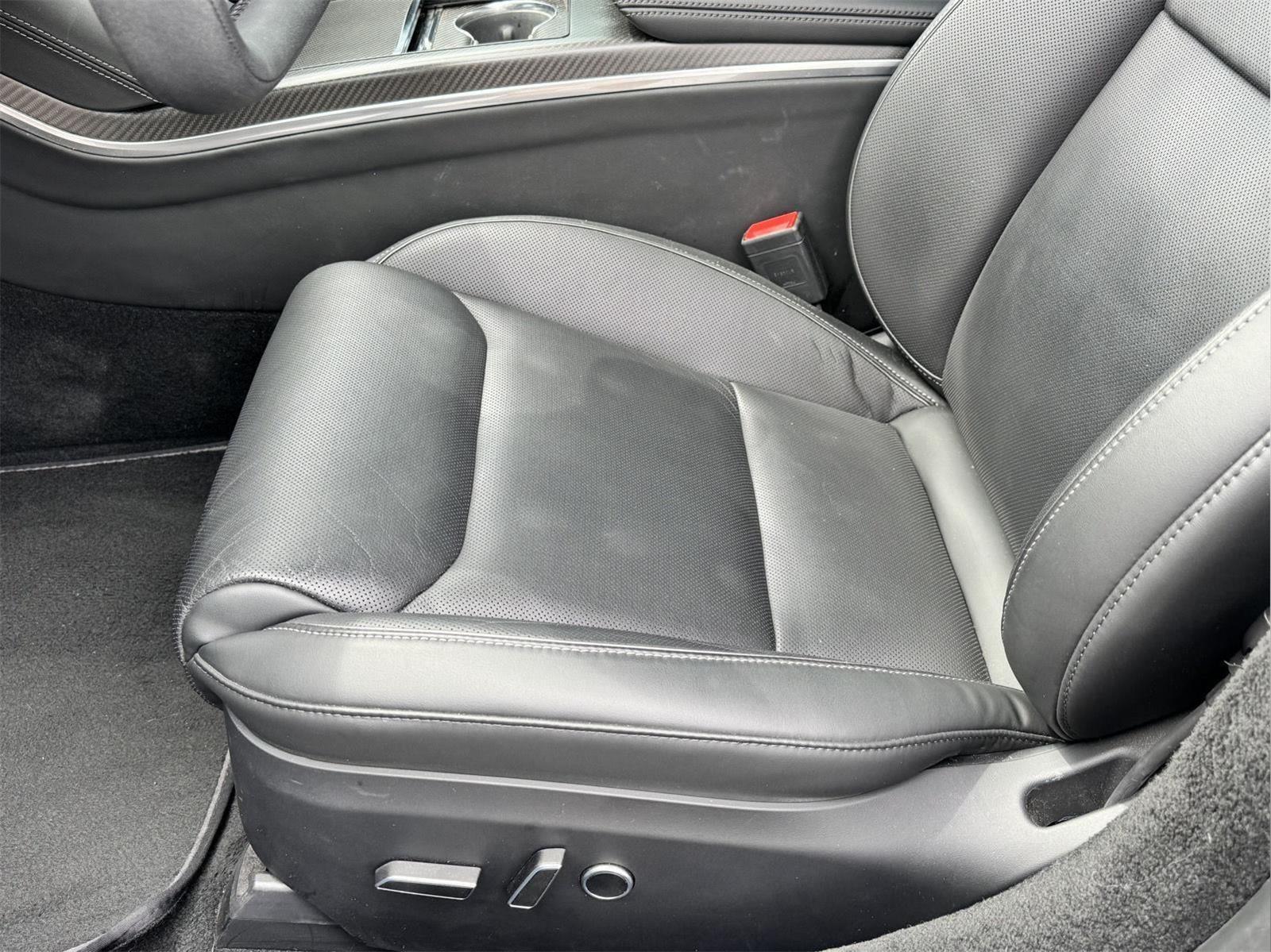 2022 Tesla Model S Plaid photo 10