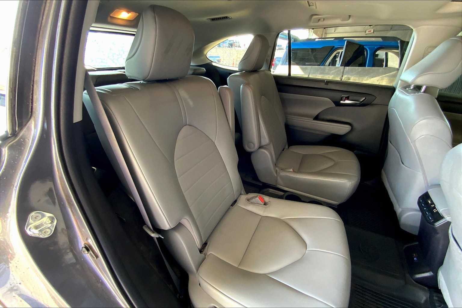 2022 Toyota Highlander XLE photo 36