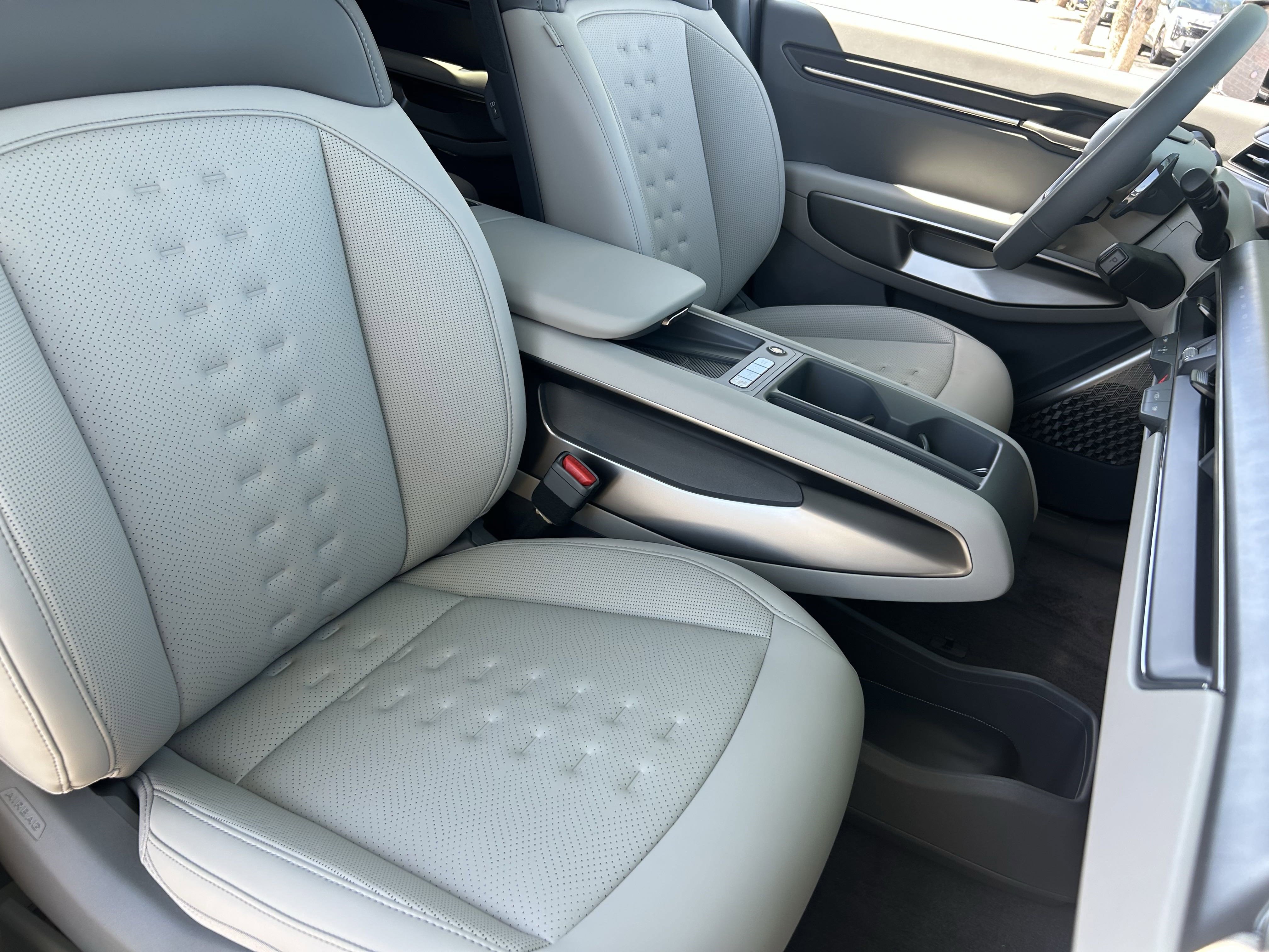 2026 Kia EV9 Wind photo 2