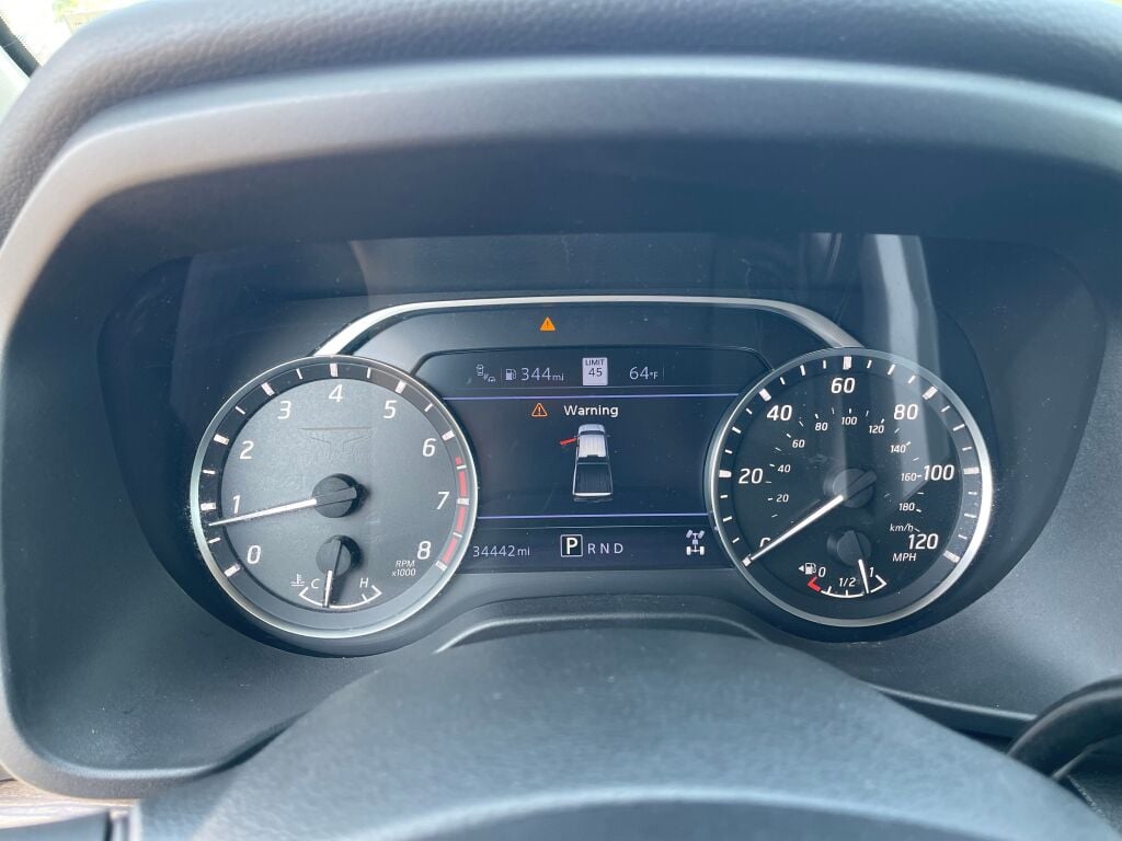 2020 Nissan Titan SL photo 18