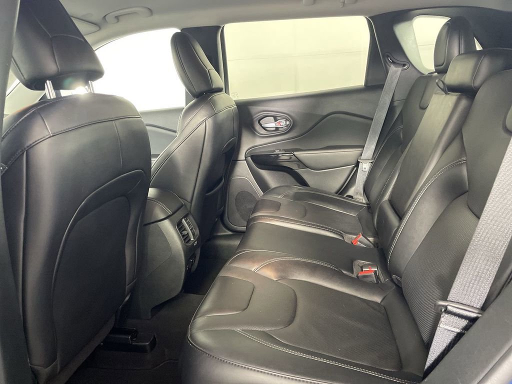 2023 Jeep Cherokee Altitude Lux photo 23