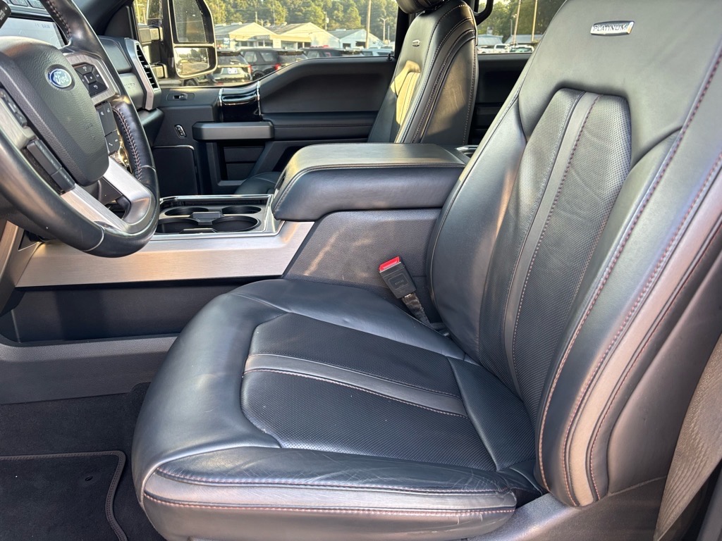 2022 Ford F-350 Lariat photo 8