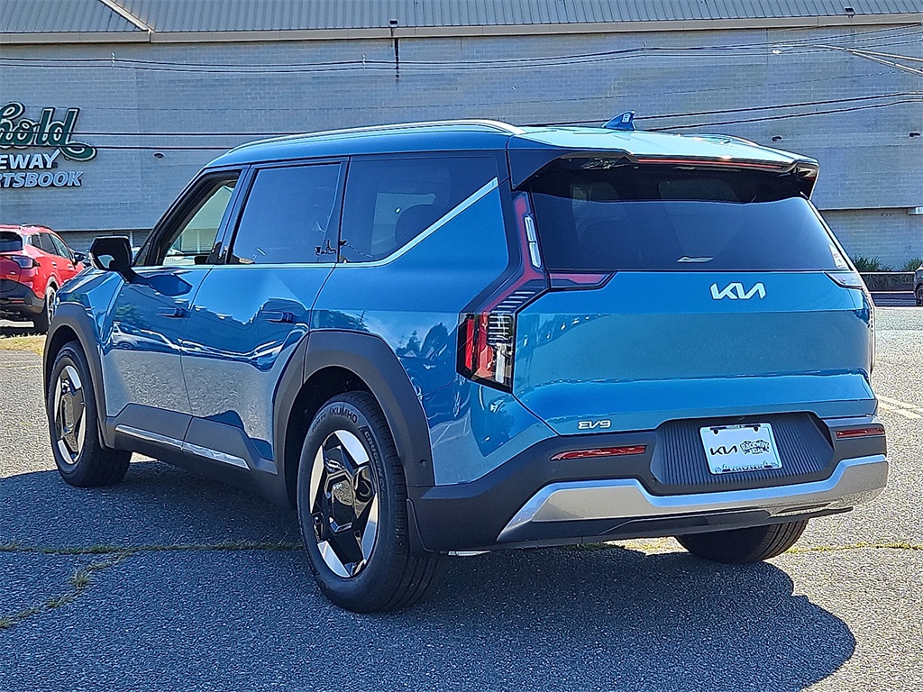 2026 Kia EV9 Wind photo 4