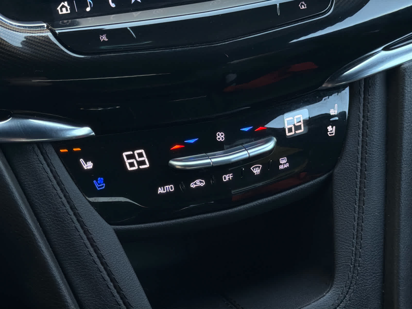 2023 Cadillac XT6 Premium Luxury photo 24