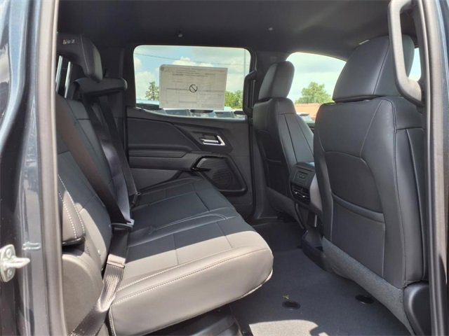 2025 Chevrolet Silverado EV LT photo 4