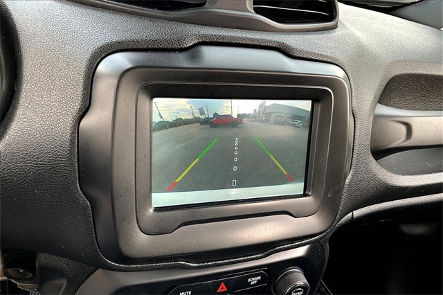 2020 Jeep Renegade Latitude photo 11