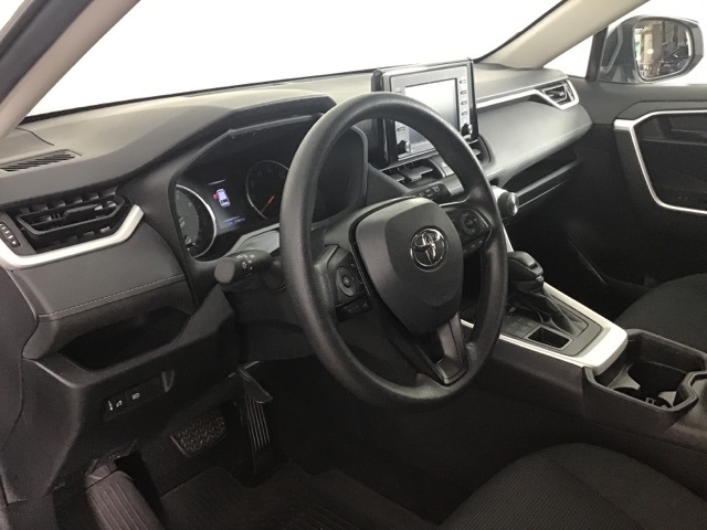 2021 Toyota RAV4 LE photo 7