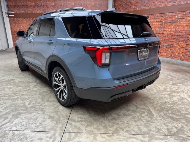 2025 Ford Explorer ST-Line photo 3