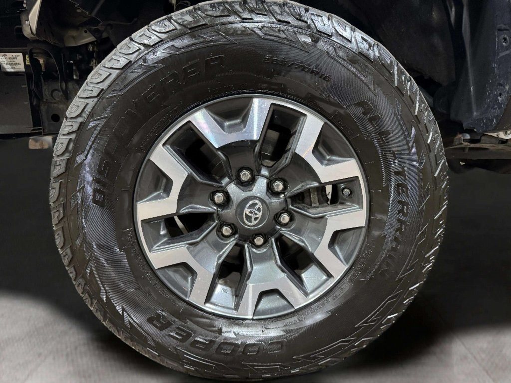 2019 Toyota Tacoma SR5 photo 28