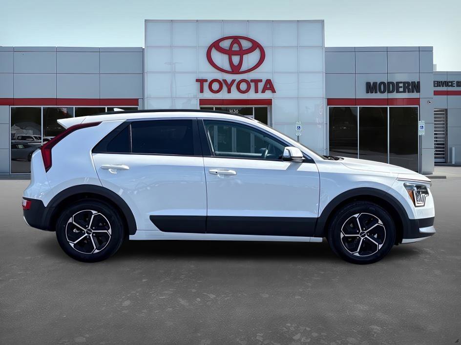 2023 Kia Niro EX photo 3