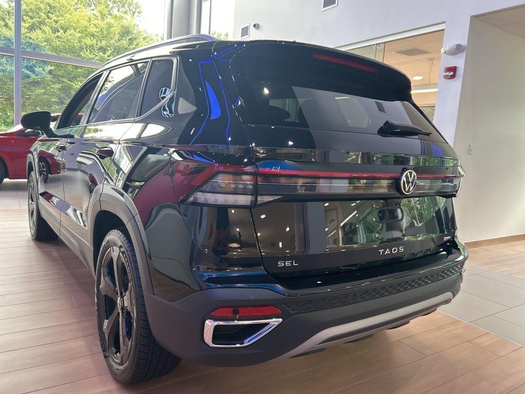 2025 Volkswagen Taos SEL photo 3
