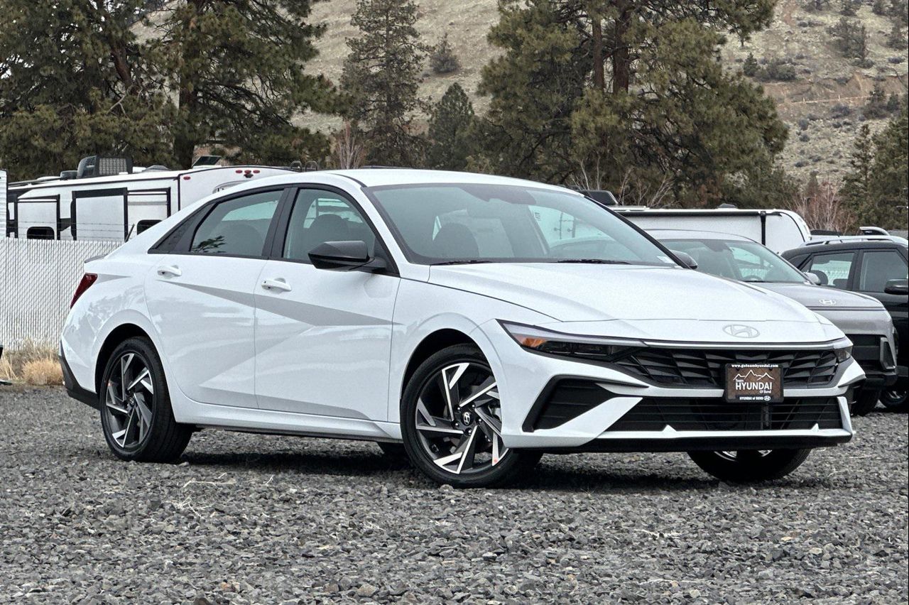 2025 Hyundai Elantra Hybrid SEL Sport photo 2