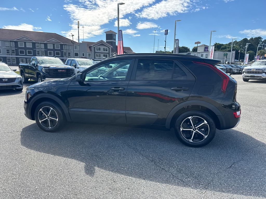 2024 Kia Niro LX photo 6