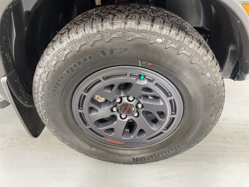 2025 Nissan Frontier PRO-4X photo 9