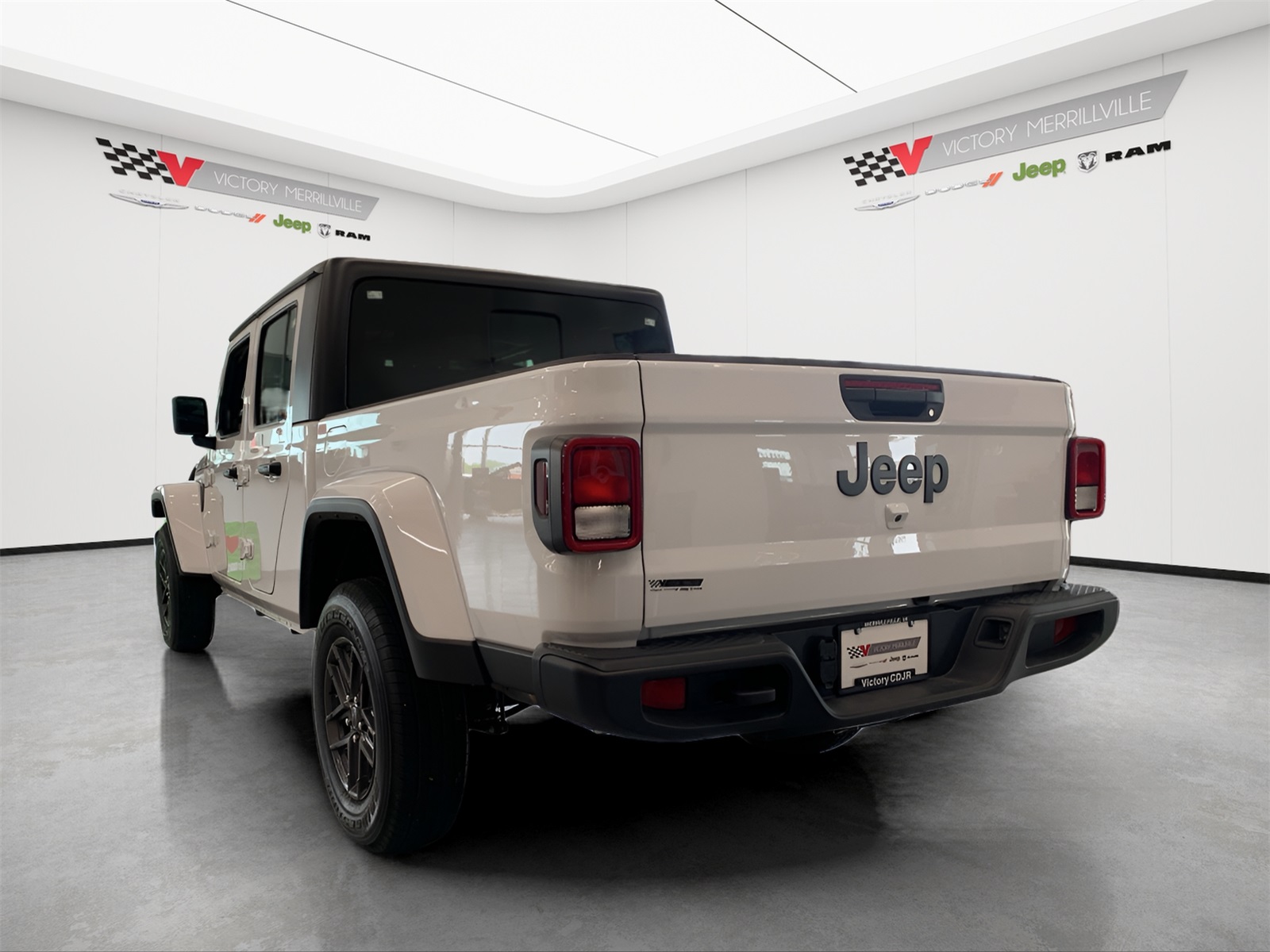 2025 Jeep Gladiator Sport S photo 3