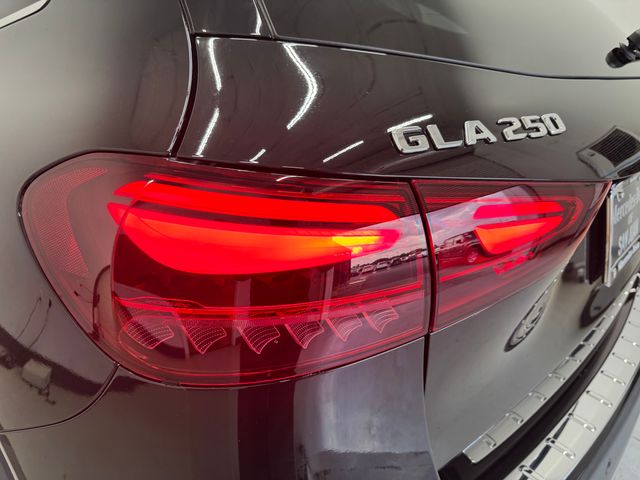 2025 Mercedes Benz GLA 250 photo 31