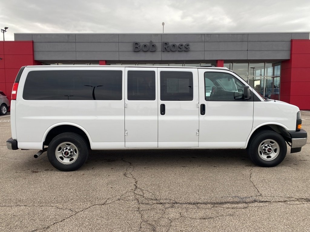 2023 GMC Savana Passenger LS's photo